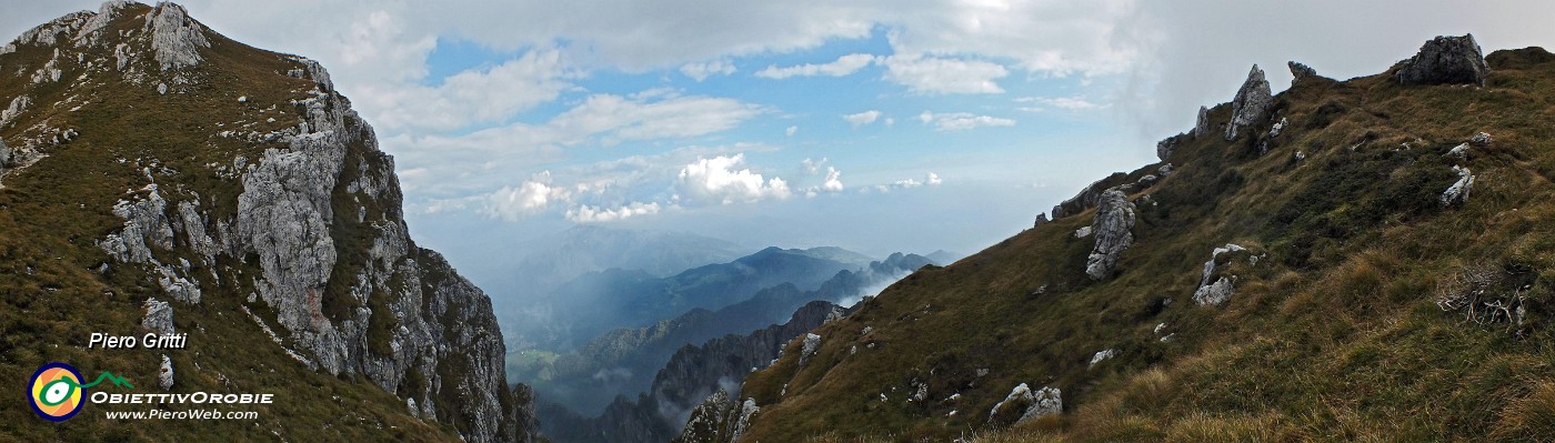 78 Scendendo da Cima Alben con vista in Val Seriana.jpg